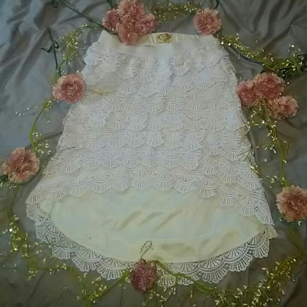 NWOT Joyfolie Mia Joy Cream Crochet Skirt